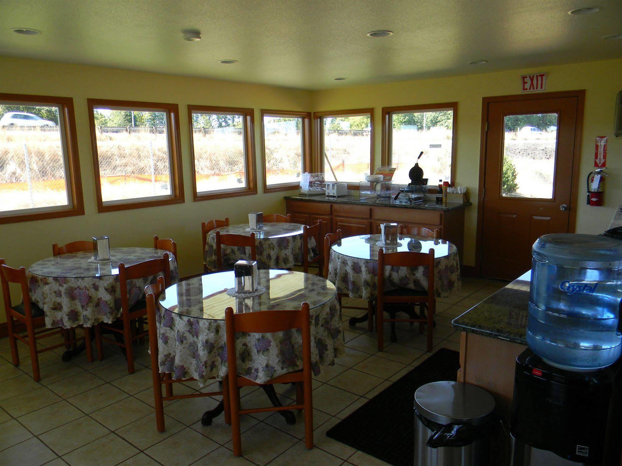 Lakeview Inn Centralia Buitenkant foto